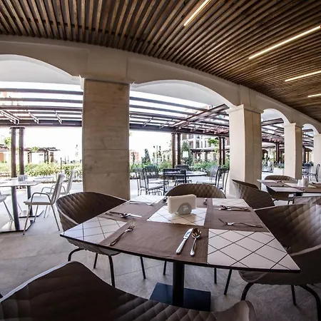 Premier Fort Beach 4*